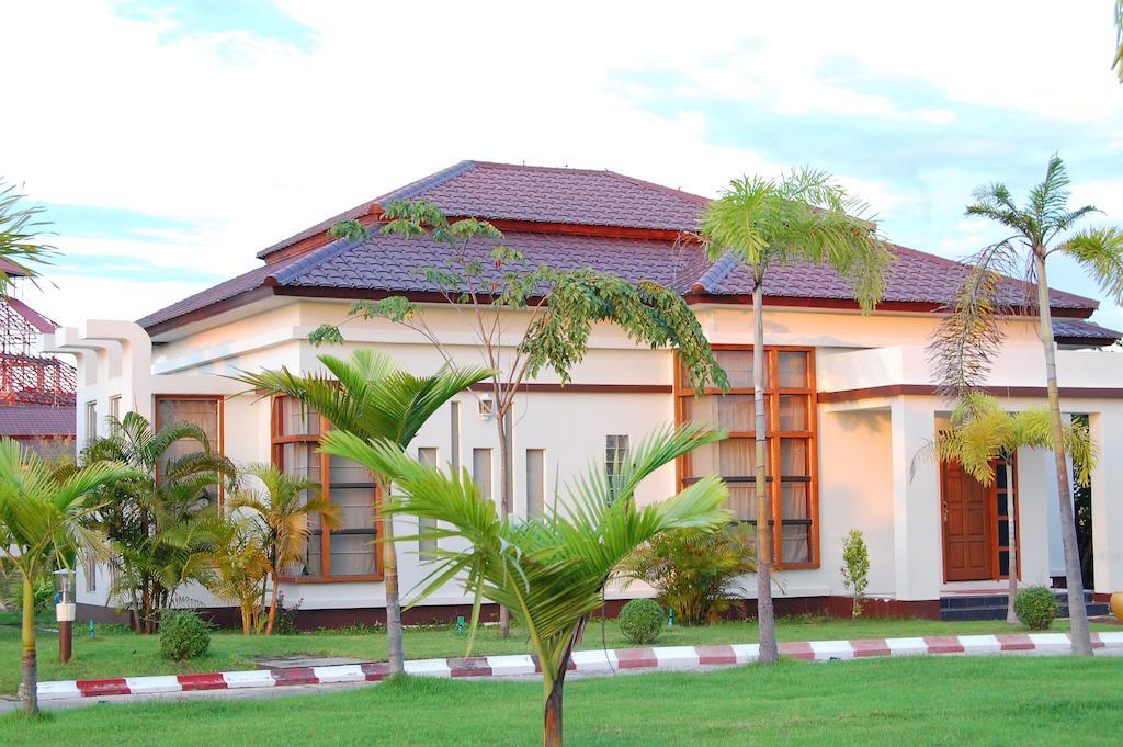 The Golden Lake Hotel Naypyidaw Kültér fotó